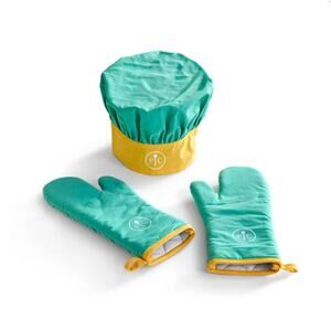 NEW Pampered Chef Kids Club Chef Hat and Oven Mitts Item #101591